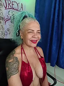 freyadevil333 online show from April 14, 2026, 8:20 am