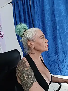 freyadevil333 online show from July 28, 2026, 4:08 am