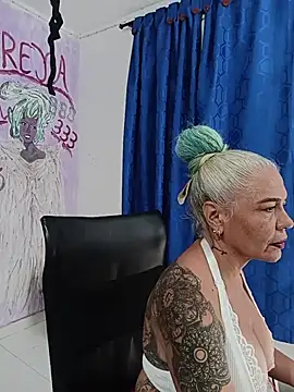 freyadevil333 online show from July 31, 2026, 4:23 am