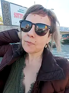 Sunbelxx online show from March 17, 2025, 3:18 pm