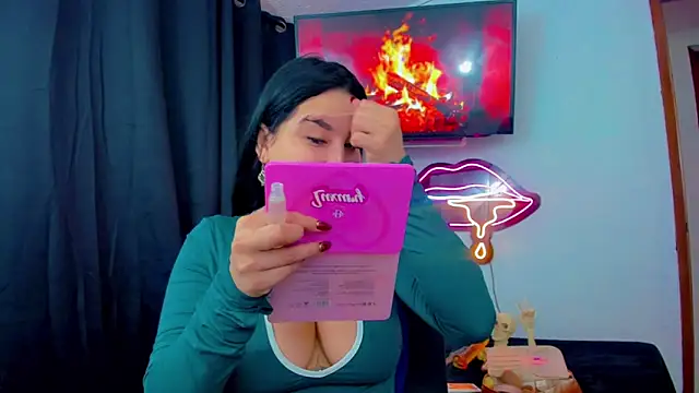 sunshine uwu22 online show from April 5, 2026, 7:22 pm