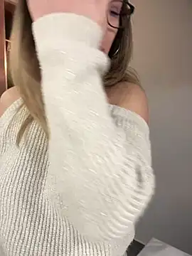 HotXMom online show from March 1, 2025, 4:47 am