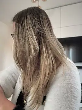 HotXMom online show from March 6, 2025, 7:57 am