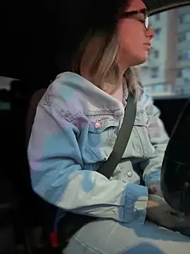 HotXMom online show from March 10, 2025, 4:17 am