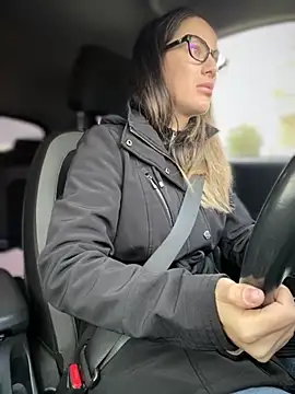 HotXMom online show from November 14, 2025, 6:45 am