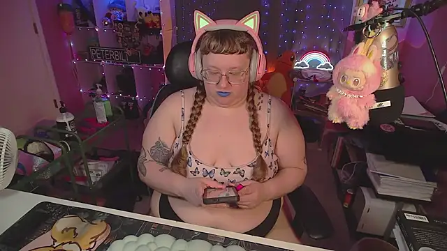 Snapshot of FatVeronica chatting on March 27, 2026, 4:29 pm FatVeronica online show from March 27, 2026, 4:29 pm