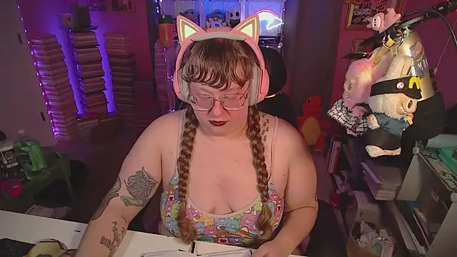 Snapshot of FatVeronica chatting on June 22, 2026, 3:25 am FatVeronica online show from June 22, 2026, 3:25 am