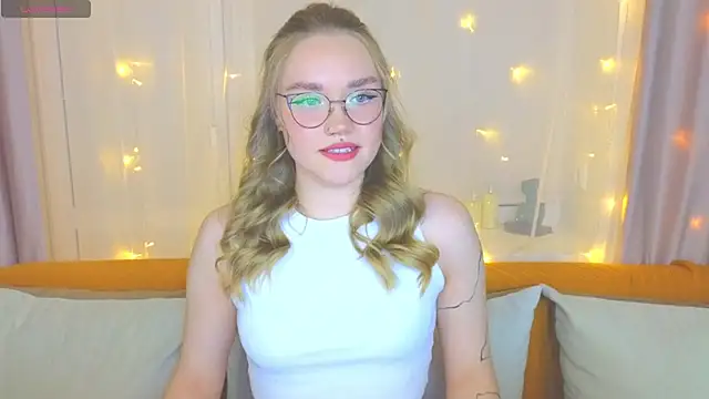 Aurora Golden1 online show from February 22, 2025, 3:36 pm