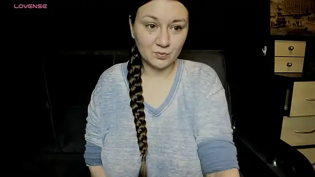 Snapshot of AlisaBacker chatting on May 22, 2026, 8:25 pm AlisaBacker online show from May 22, 2026, 8:25 pm
