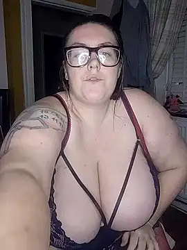 Snapshot of CummingStars98 chatting on November 8, 2025, 7:56 pm CummingStars98 online show from November 8, 2025, 7:56 pm