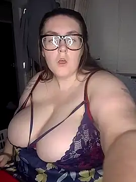 Snapshot of CummingStars98 chatting on November 9, 2025, 7:23 pm CummingStars98 online show from November 9, 2025, 7:23 pm