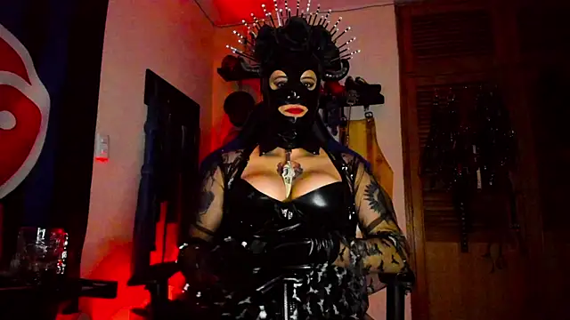 Snapshot of DominatrixBlue chatting on January 24, 2025, 5:21 pm DominatrixBlue online show from January 24, 2025, 5:21 pm