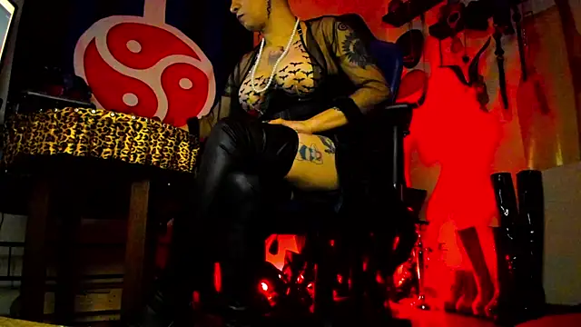 Snapshot of DominatrixBlue chatting on February 10, 2025, 5:41 pm DominatrixBlue online show from February 10, 2025, 5:41 pm