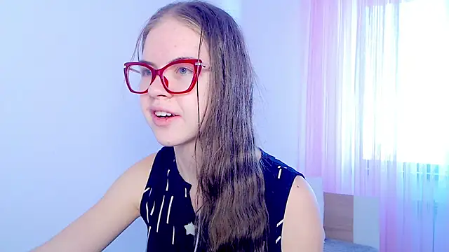 Sarah HS online show from November 9, 2025, 4:11 am