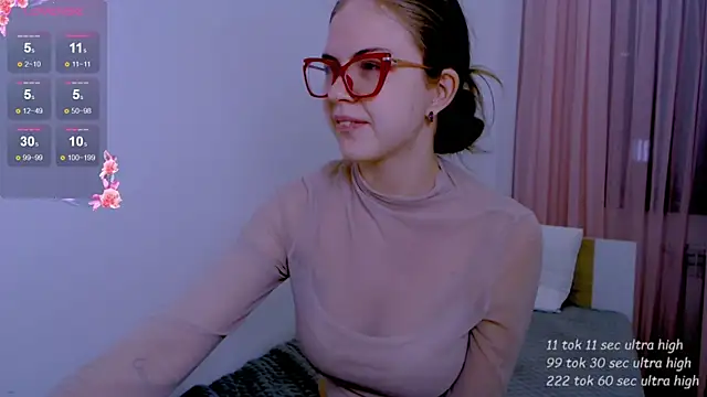 Snapshot of Sarah_HS chatting on May 13, 2026, 6:38 pm Sarah HS online show from May 13, 2026, 6:38 pm