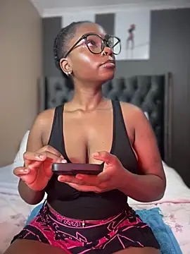 Candy-Heart online show from February 5, 2025, 5:09 am