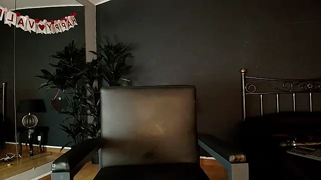 Snapshot of MyMayte chatting on February 20, 2025, 6:57 pm MyMayte online show from February 20, 2025, 6:57 pm