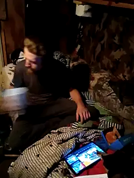 hothippie420 online show from November 29, 2025, 2:03 am