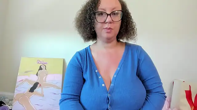 Snapshot of Paisleehaze chatting on September 28, 2025, 4:01 pm Paisleehaze online show from September 28, 2025, 4:01 pm