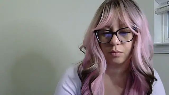 Paisleehaze online show from March 6, 2026, 8:11 am