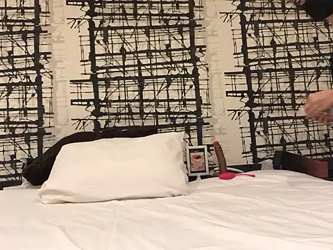 Snapshot of akemieroi chatting on November 20, 2025, 1:28 am akemieroi online show from November 20, 2025, 1:28 am