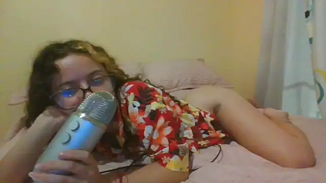 frikigyal online show from February 10, 2025, 2:41 am