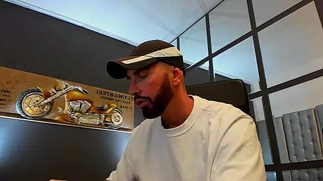 AronGrant online show from September 23, 2025, 10:40 am