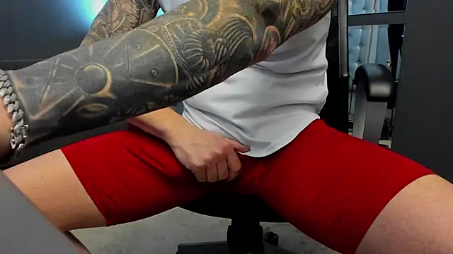 AronGrant online show from October 6, 2025, 8:34 am