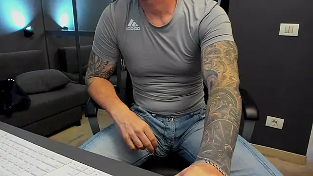 AronGrant online show from November 19, 2025, 9:31 am