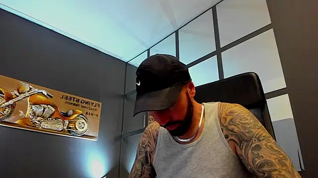 AronGrant online show from December 4, 2025, 10:57 am