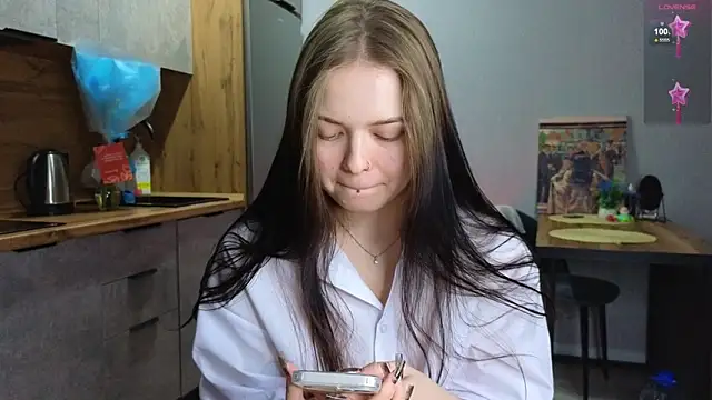 Snapshot of doll_lol_ chatting on February 5, 2025, 6:04 pm doll lol online show from February 5, 2025, 6:04 pm