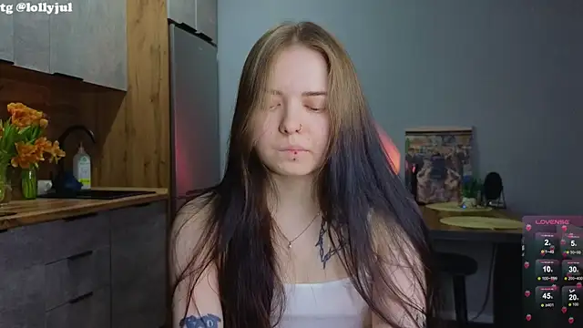 Snapshot of doll_lol_ chatting on March 12, 2025, 8:20 pm doll lol online show from March 12, 2025, 8:20 pm