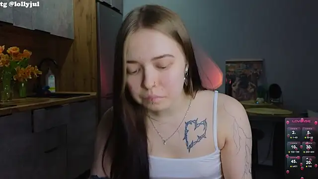 Snapshot of doll_lol_ chatting on March 13, 2025, 2:27 am doll lol online show from March 13, 2025, 2:27 am