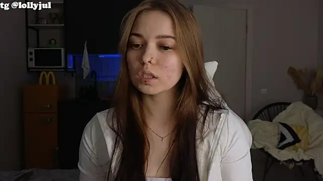 Snapshot of doll_lol_ chatting on October 26, 2025, 7:20 pm doll lol online show from October 26, 2025, 7:20 pm