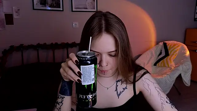 doll lol  online show from April 10, 2026, 6:01 pm