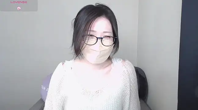 Snapshot of _NOA-chan_ chatting on March 8, 2025, 3:35 pm NOA-chan online show from March 8, 2025, 3:35 pm