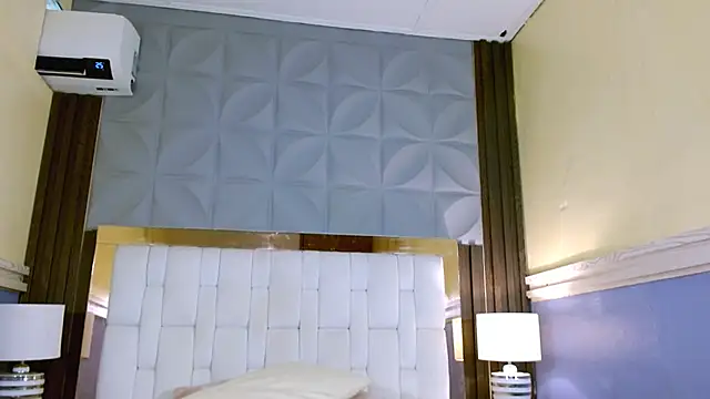 Nicole Ramires online show from February 19, 2026, 2:57 pm