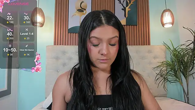 NicolleeEvanss online show from February 5, 2025, 11:34 am