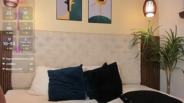 NicolleeEvanss online show from February 21, 2025, 3:10 pm