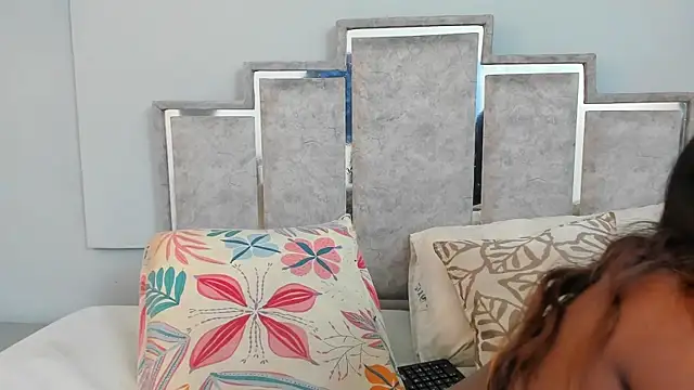 GabyyJones online show from March 10, 2025, 11:42 am