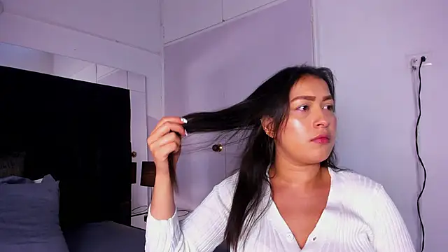 Miaa Garcia online show from February 8, 2025, 8:42 pm