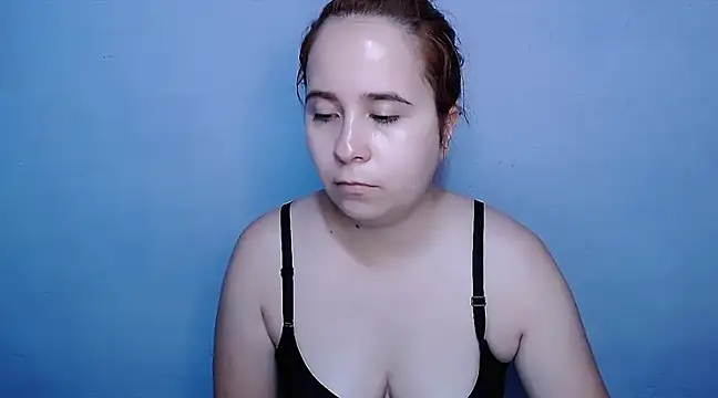 SubLayla01 online show from February 8, 2025, 5:50 pm