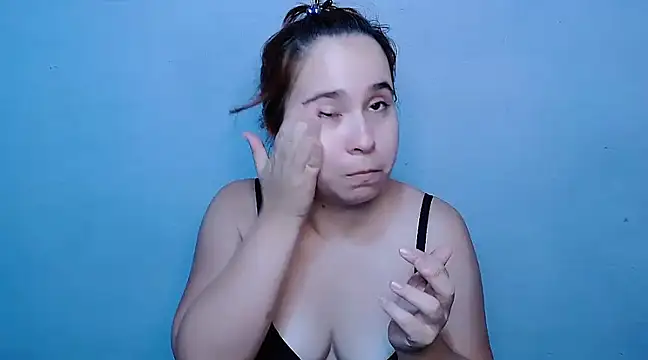 SubLayla01 online show from March 5, 2025, 5:50 pm