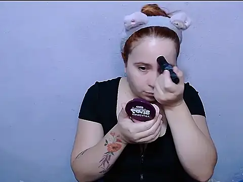 Snapshot of SubLayla01 chatting on August 1, 2026, 5:56 pm SubLayla01 online show from August 1, 2026, 5:56 pm