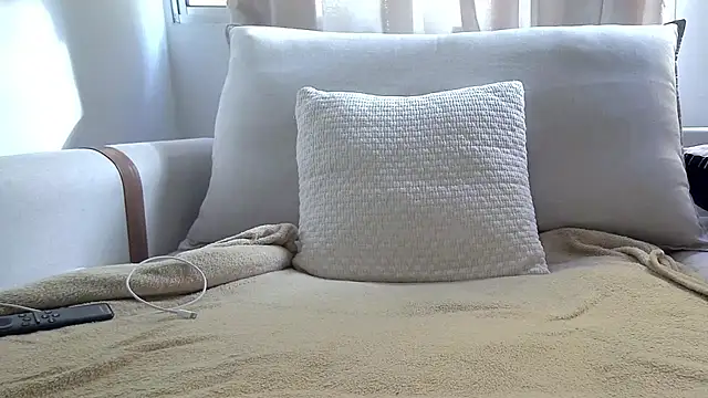 amooraaamoon online show from September 27, 2025, 6:46 pm