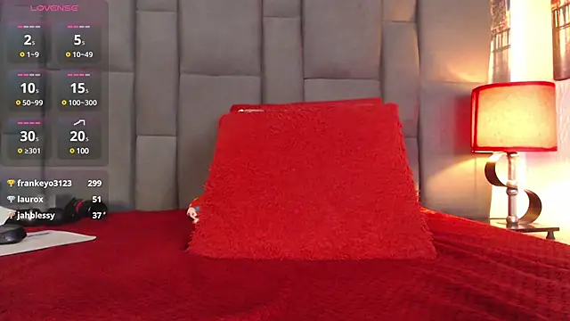 SELENA BIGBOOBS online show from March 15, 2025, 9:05 pm