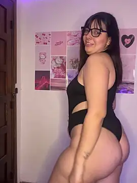 Snapshot of agoosvokk chatting on September 17, 2025, 5:03 pm agoosvokk online show from September 17, 2025, 5:03 pm