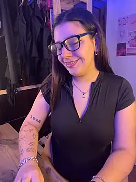 Snapshot of agoosvokk chatting on October 1, 2025, 1:22 am agoosvokk online show from October 1, 2025, 1:22 am