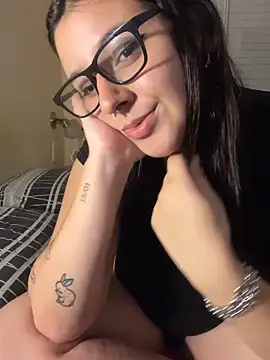 Snapshot of agoosvokk chatting on October 4, 2025, 11:58 pm agoosvokk online show from October 4, 2025, 11:58 pm