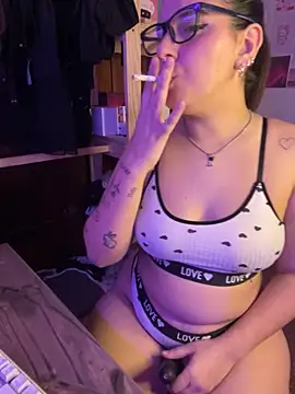 Snapshot of agoosvokk chatting on October 18, 2025, 9:21 am agoosvokk online show from October 18, 2025, 9:21 am